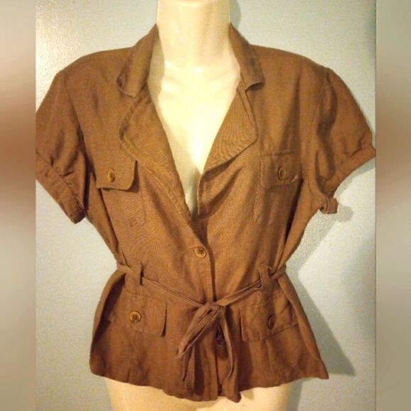 Sherry Taylor short sleeve belted top with pocket accent - Picture 1 of 9